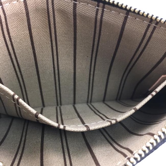 Neverfull Pochette Monogram Canvas Clutch - Picture 11 of 12